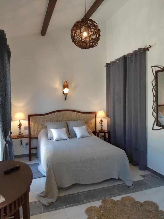 Chambre d'Hôtes - VILLA LA LICORNE Belcodene Extérieur photo